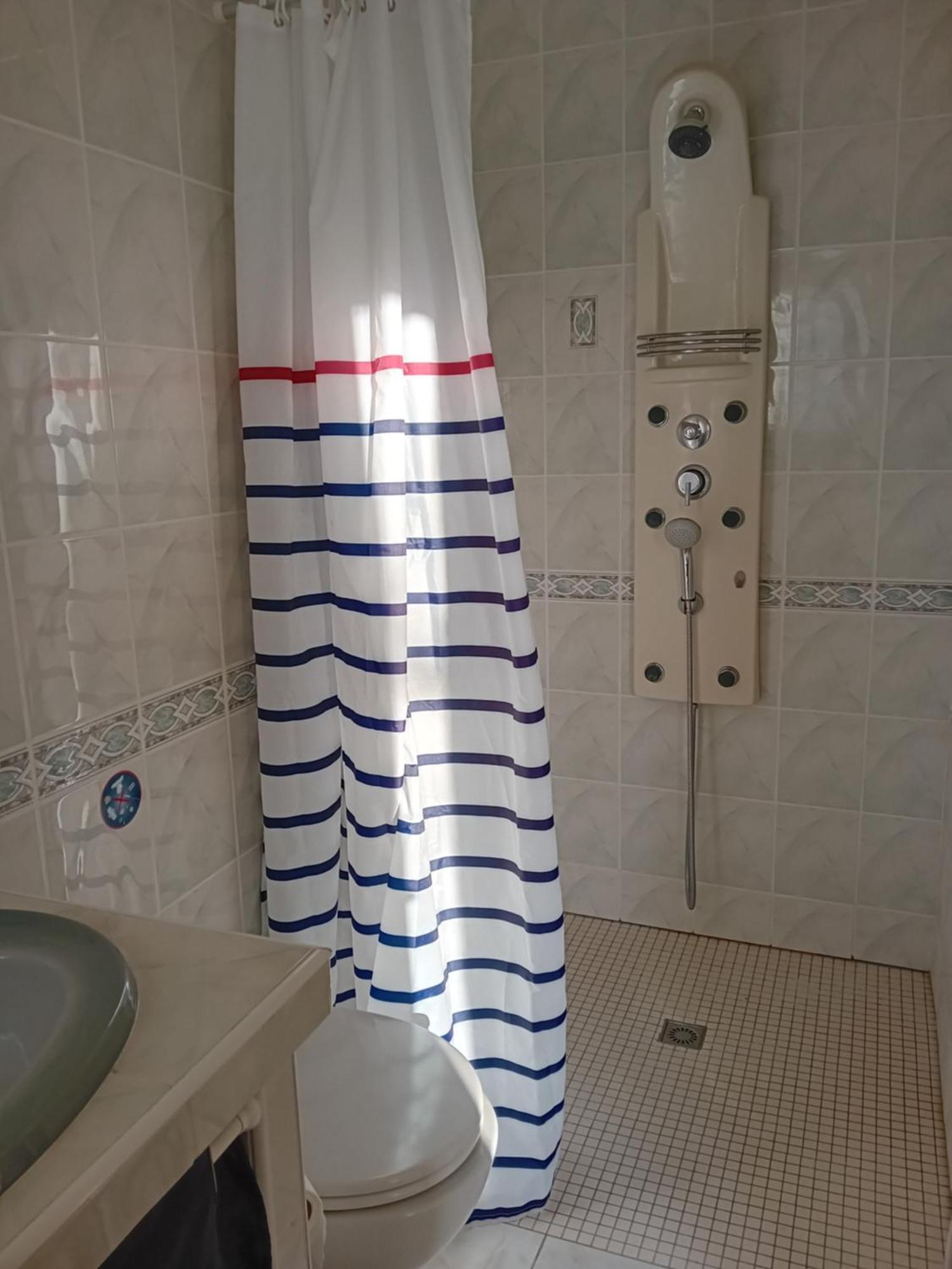 Cocooning Au Saut Du Loup Panzió Lavergne  Kültér fotó